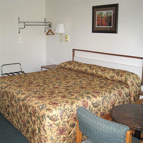Interstate 8 Motel 2*